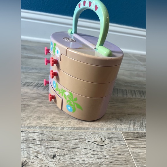 Vintage 90’s Polly Pocket Bluebird Pullout
Playhouse Jewelry Box Lot - Picture 4 of 15